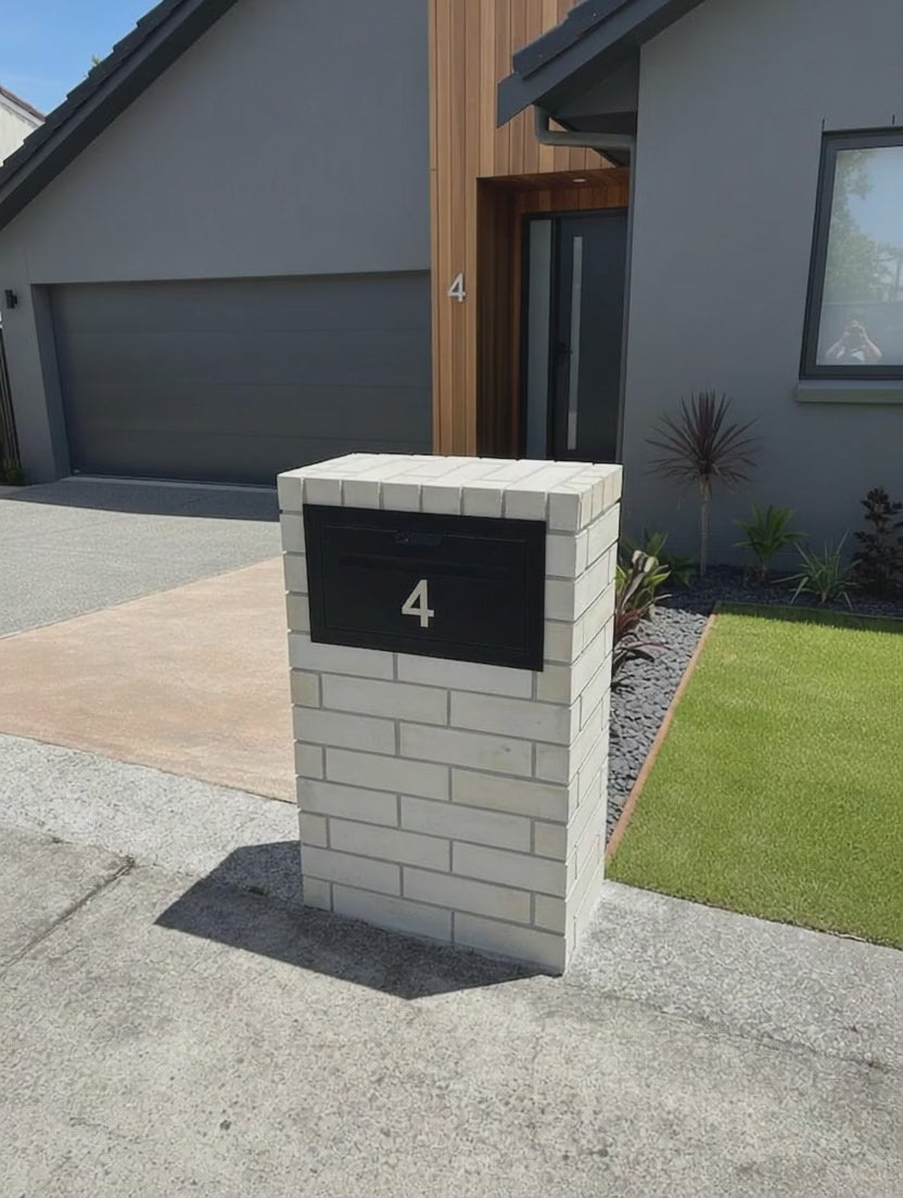 Ormiston Box Black by Aspect Box